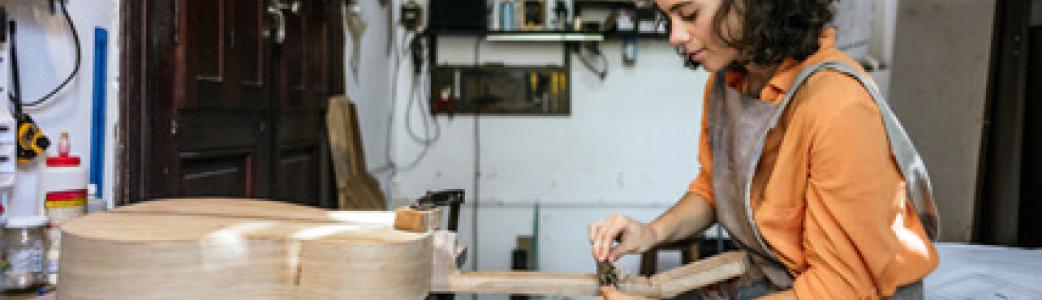 Luthier
