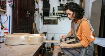 Luthier